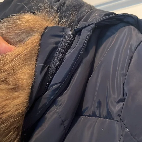 Suzy Shier double layer puffer jacket with fur lined hood, navy, size M - Picture 7 of 11